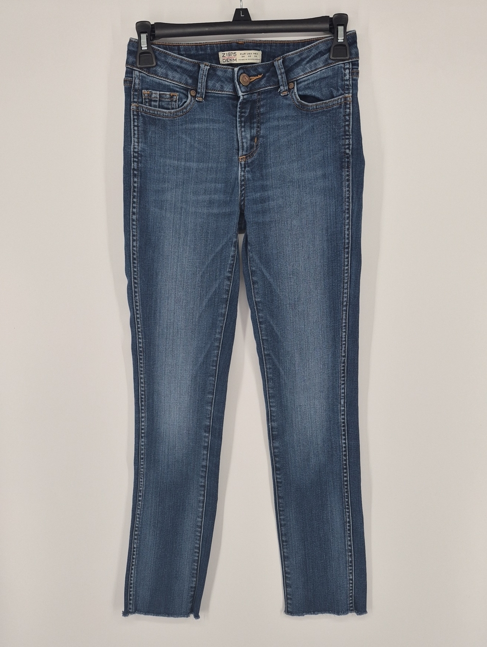 Zara Z1975 Denim Skinny Jeans size 2 Medium Wash Raw Hem 8" Rise W25" Inseam 28"